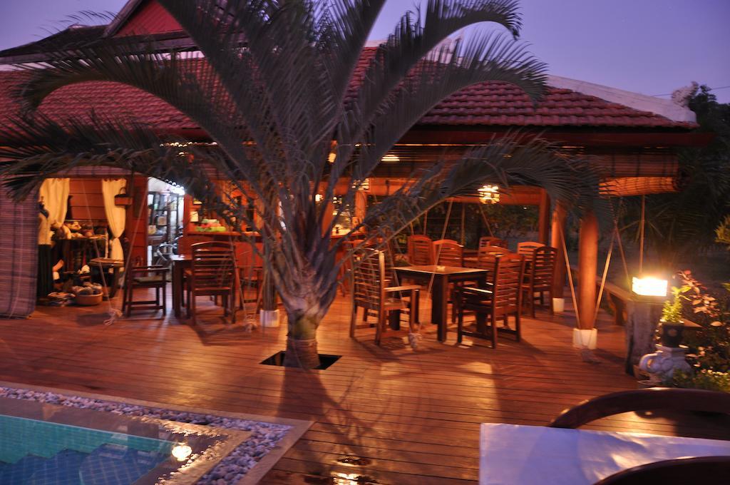 Terres Rouges Lodge Banlung Екстер'єр фото